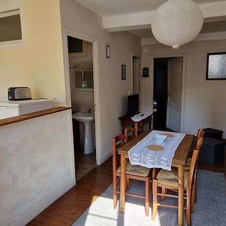Appartement Dans Maison De Ville - 4 Personnes Олорон-Сен-Мари Екстериор снимка