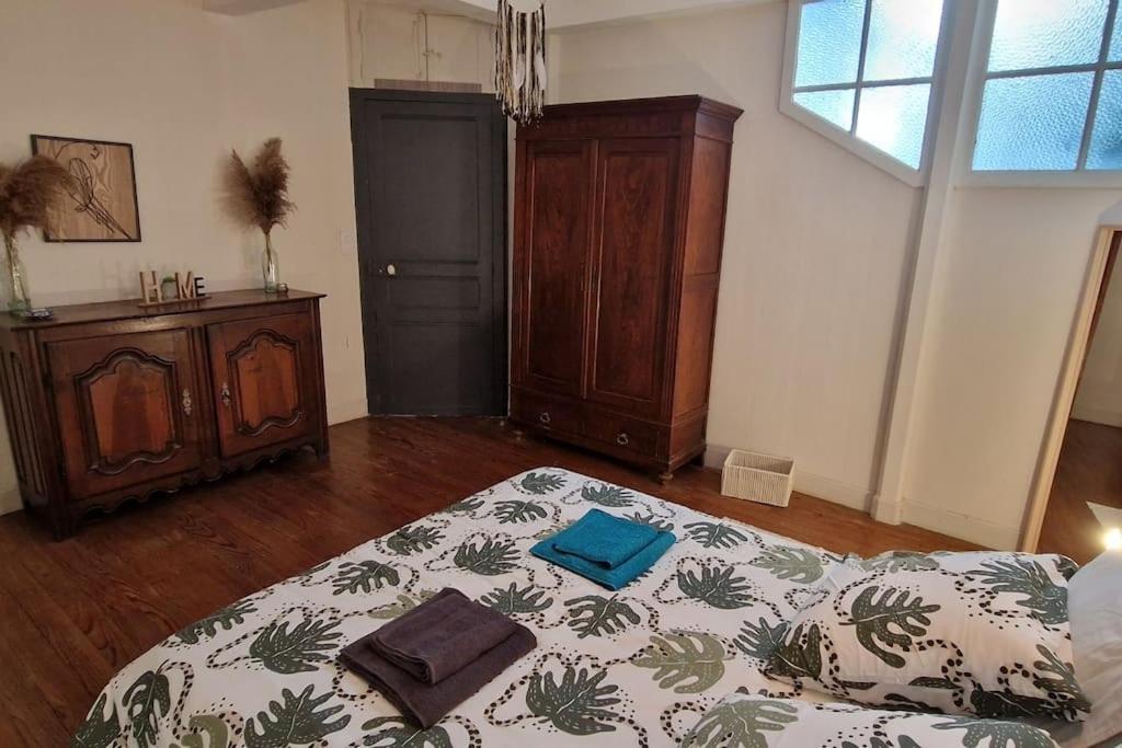Appartement Dans Maison De Ville - 4 Personnes Олорон-Сен-Мари Екстериор снимка